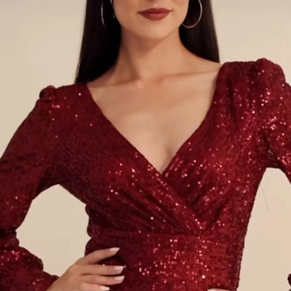 Le Château Women's Wine Red Sequin Dress With Sleeves - Picture 6 of 6